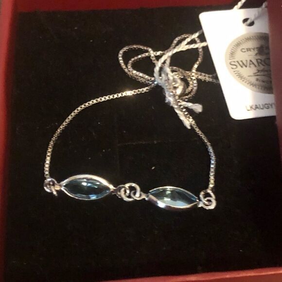 Swarovski authentic Crystals pull tie bracelet - Picture 3 of 10